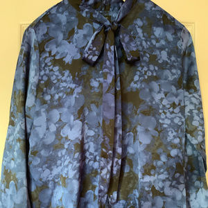 💗Banana Republic floral blouse (sz L)